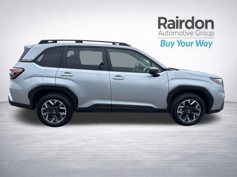 Used 2025 Subaru Forester Premium AWD/4WD image 8