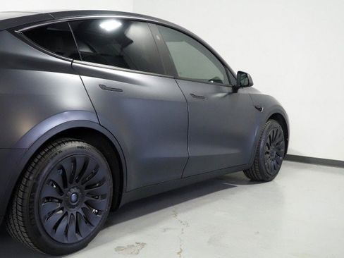 Used 2024 Tesla Model Y 2WD image 51