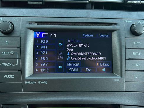 Used 2015 Toyota Prius Three image 27