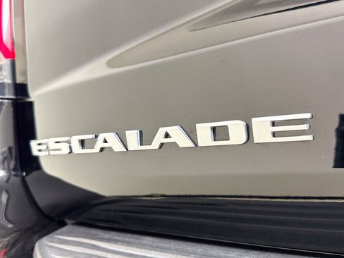Used 2024 Cadillac Escalade ESV Premium Luxury AWD/4WD image 40