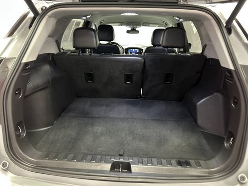 Used 2023 GMC Terrain SLT FWD image 23