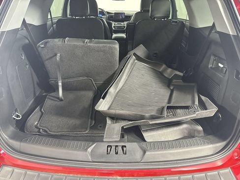 Used 2023 Ford Explorer XLT w/ Equipment Group 202A AWD/4WD image 34