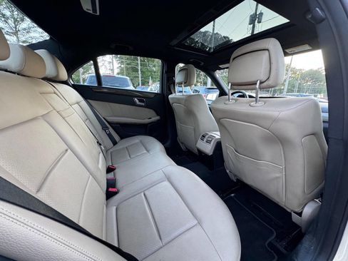 Used 2010 Mercedes-Benz E 350 4MATIC Sedan image 11