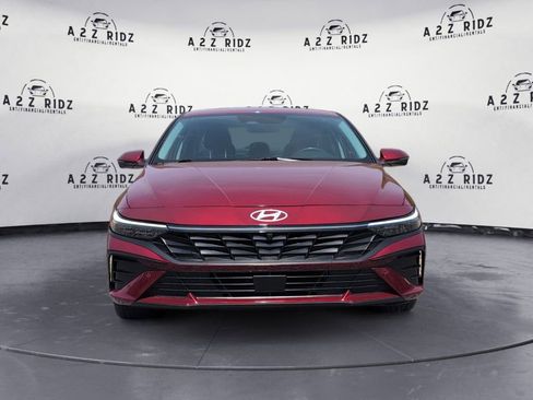 Used 2024 Hyundai Elantra Limited image 2