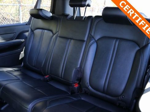 Used 2024 Jeep Wagoneer L Series II w/ Convenience Group I image 15