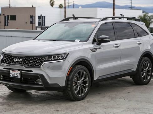 Used 2023 Kia Sorento X-Line EX image 4