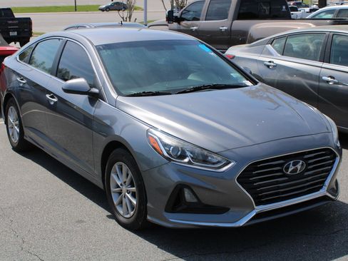 Used 2019 Hyundai Sonata SE image 3