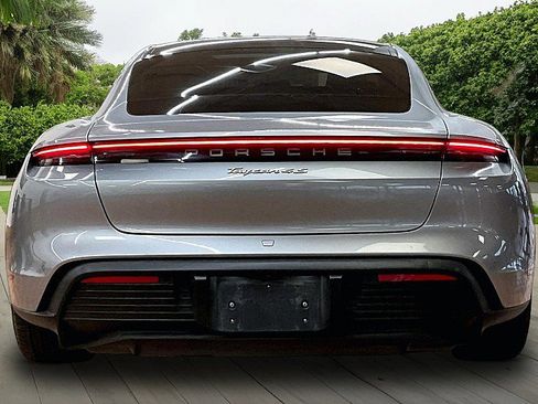 Used 2021 Porsche Taycan 4S w/ Premium Package image 4