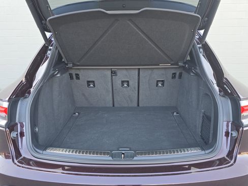 Certified 2025 Porsche Macan image 15