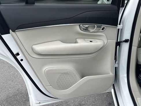 Used 2020 Volvo XC90 T6 Momentum image 20