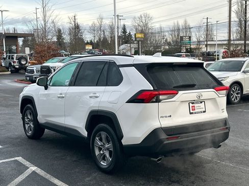 Certified 2022 Toyota RAV4 XLE image 5