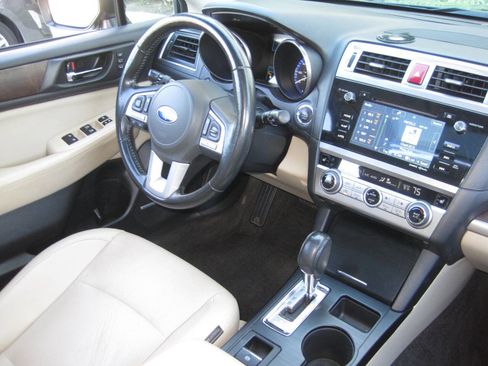 Used 2015 Subaru Outback 2.5i Limited image 32