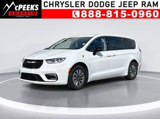 New 2024 Chrysler Pacifica Select video 1