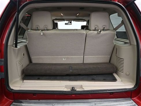 Used 2017 Lincoln Navigator Select image 20