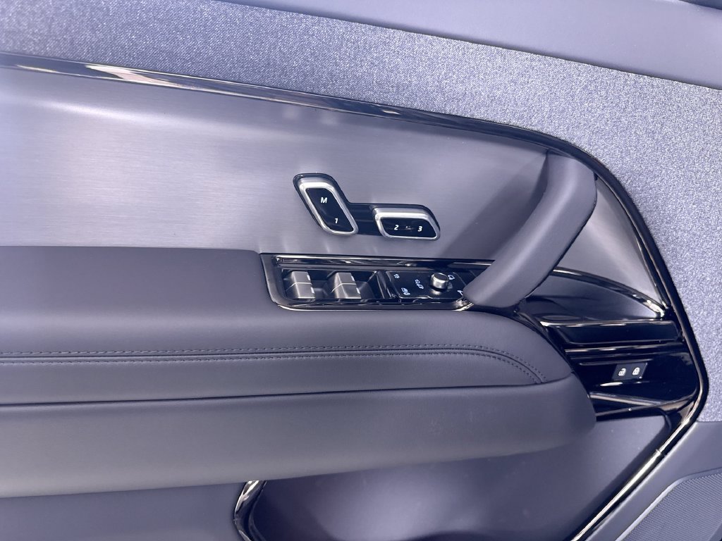 New 2027 Land Rover Range Rover Sport SE AWD/4WD image 12