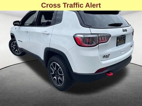 Used 2024 Jeep Compass Trailhawk image 10