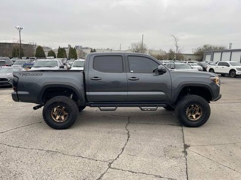 Used 2023 Toyota Tacoma TRD Off-Road w/ Technology Package image 2