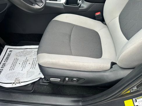 Used 2022 Toyota RAV4 XLE image 26