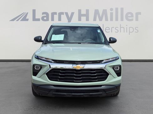 Used 2025 Chevrolet TrailBlazer LS w/ LS Convenience Package FWD image 8