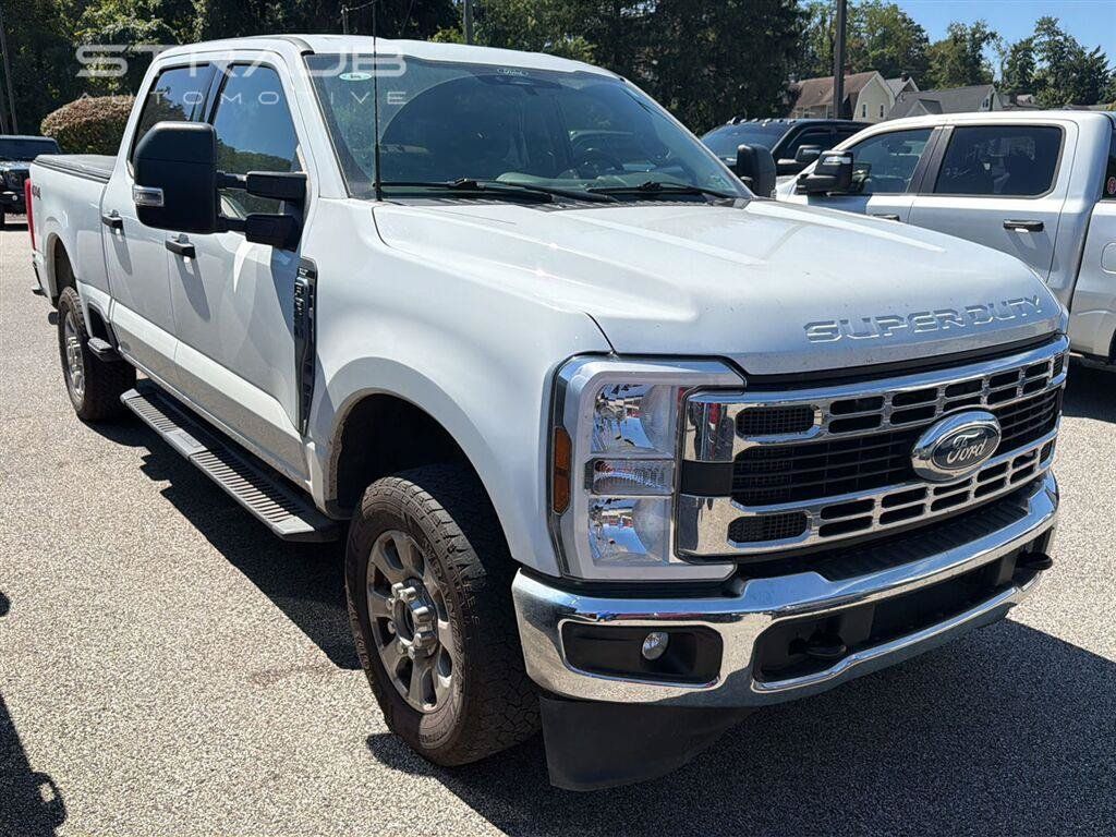 Used 2024 Ford F250 XLT AWD/4WD image 3