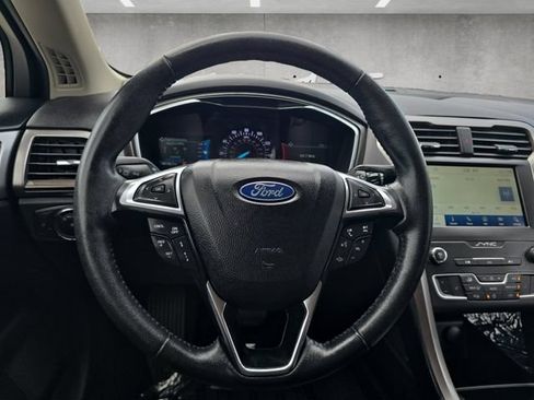 Used 2020 Ford Fusion SEL FWD image 21