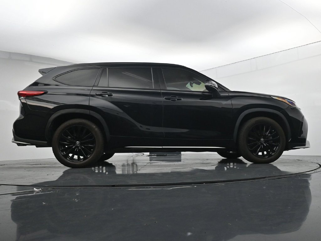 Used 2023 Toyota Highlander XSE FWD image 38