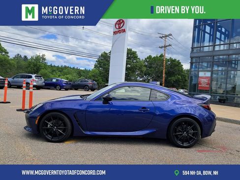 Used 2024 Toyota GR86 Premium RWD image 2