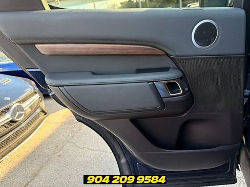 Used 2018 Land Rover Discovery HSE AWD/4WD image 26