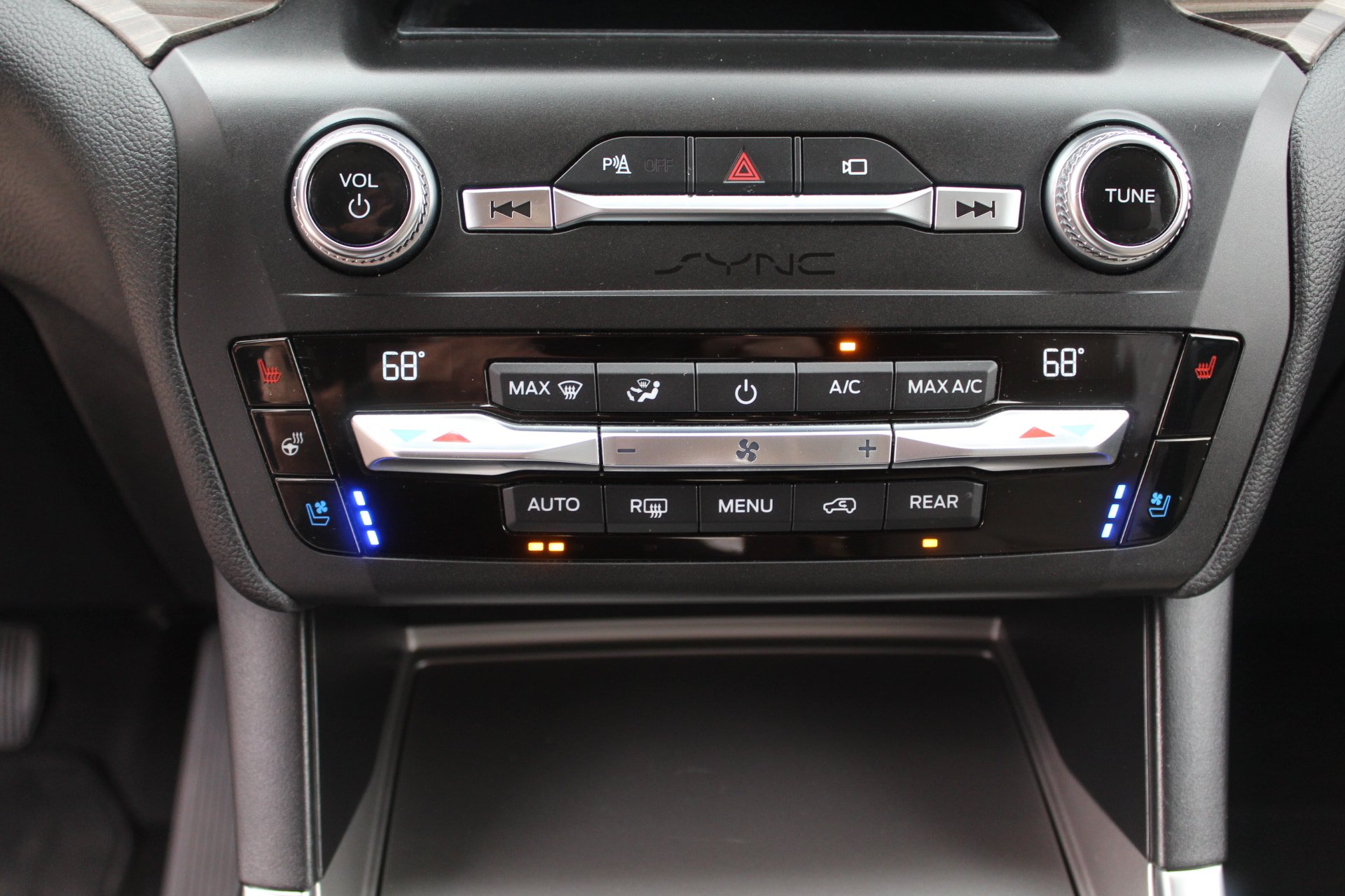 Used 2020 Ford Explorer Limited AWD/4WD image 48