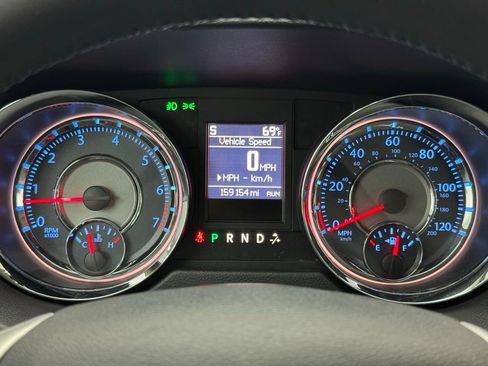 Used 2014 Chrysler Town & Country Touring image 22