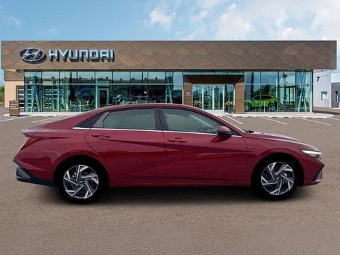 New 2026 Hyundai Elantra Limited image 9
