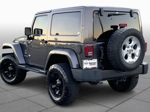 Used 2017 Jeep Wrangler Sahara w/ Connectivity Group image 10