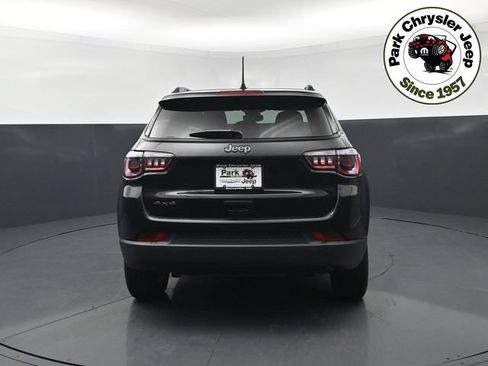 Used 2026 Jeep Compass Latitude AWD/4WD image 5