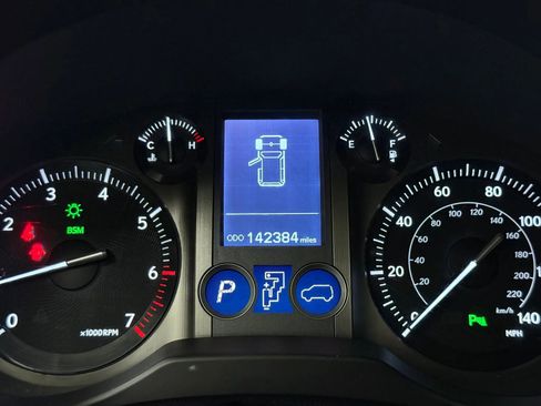 Used 2015 Lexus GX 460 w/ Premium Package image 27