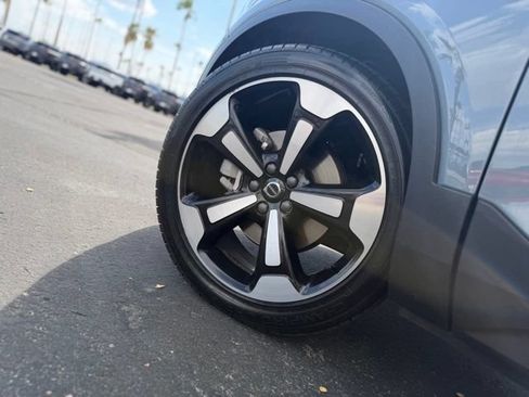 Used 2020 Volvo XC40 T5 Momentum AWD/4WD image 5