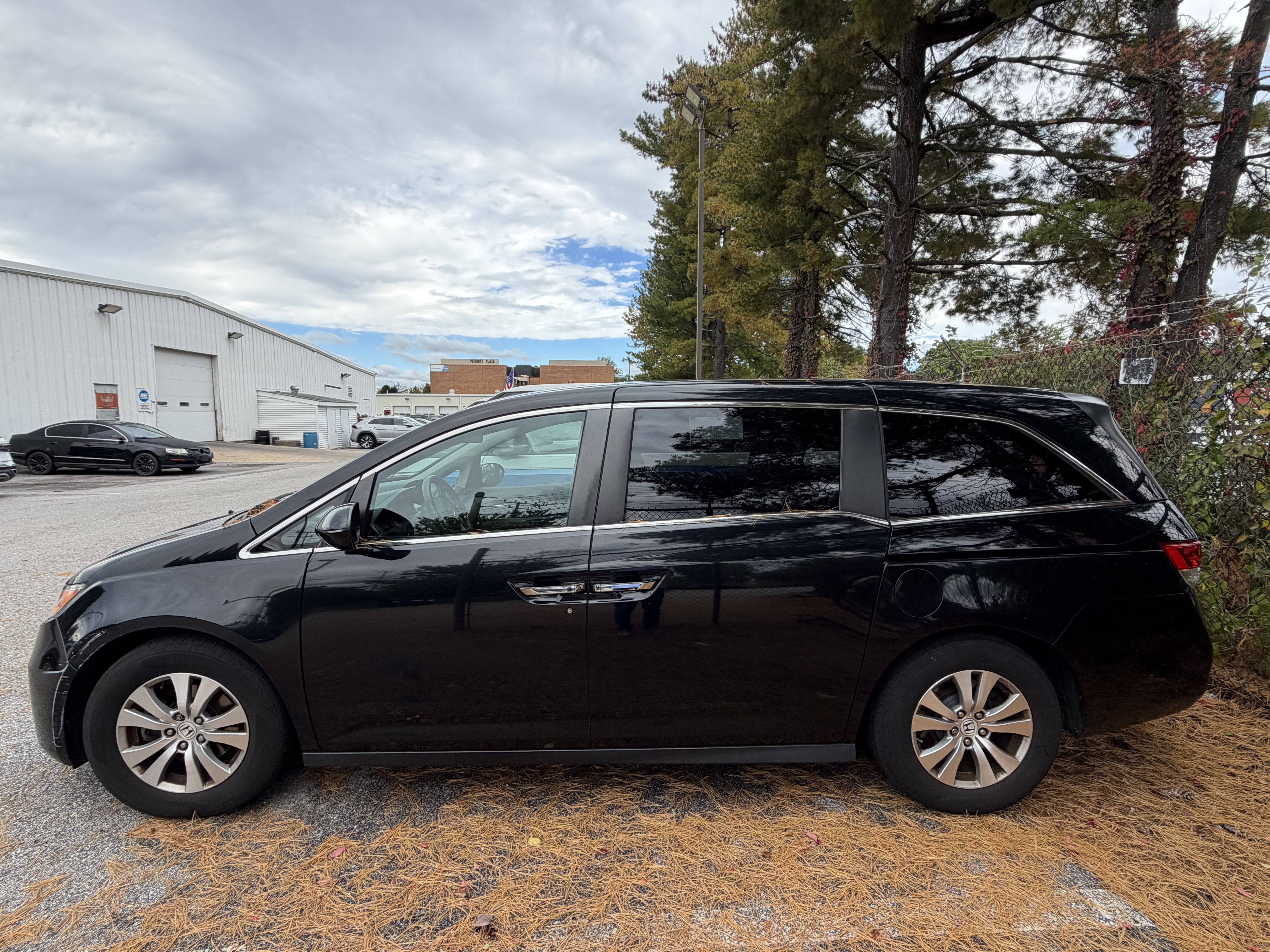 Used 2014 Honda Odyssey EX image 5