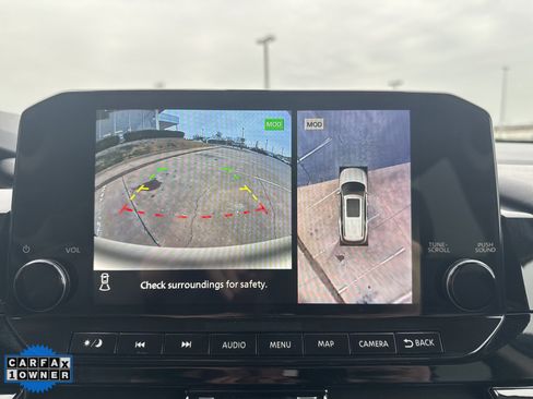 Used 2025 Nissan Pathfinder SL image 18