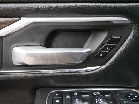 Used 2019 RAM 1500 Laramie image 37