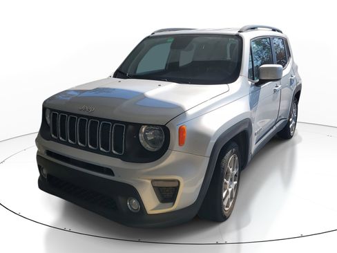 Used 2019 Jeep Renegade Latitude w/ Popular Equipment Group image 2