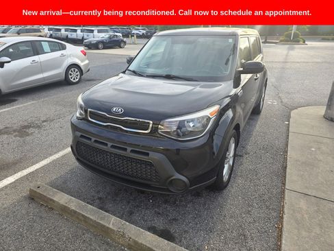 Used 2015 Kia Soul + FWD image 1