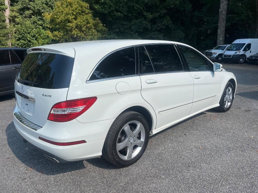 Used 2011 Mercedes-Benz R 350 4MATIC image 7