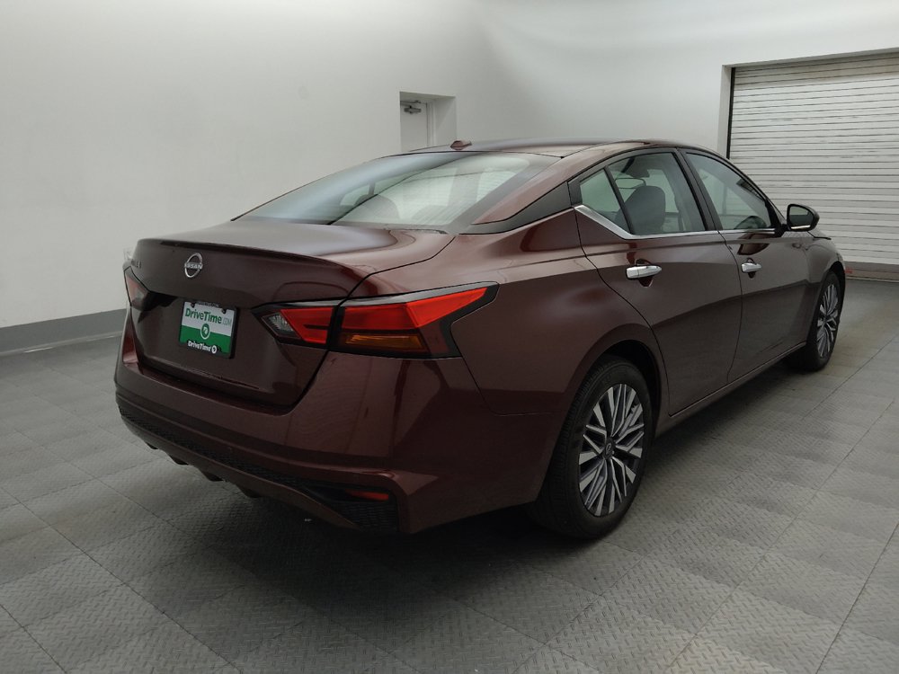 Used 2025 Nissan Altima 2.5 SV FWD image 9