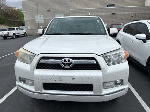 Used 2011 Toyota 4Runner SR5 w/ Premium Pkg w/Leather RWD image 2