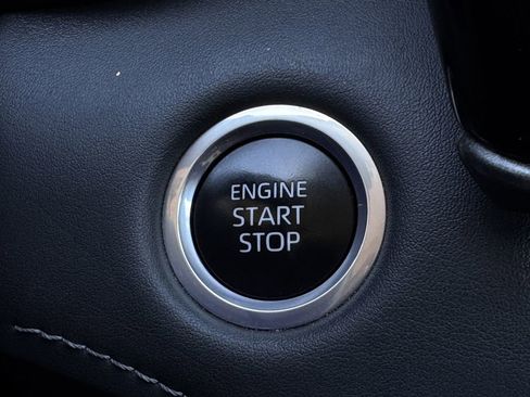 Used 2024 Toyota Highlander LE image 20