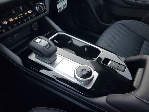 New 2025 Mitsubishi Outlander SEL image 19