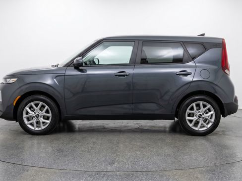 Used 2025 Kia Soul LX w/ LX Technology Package FWD image 5