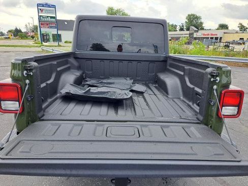 Used 2022 Jeep Gladiator Willys image 25