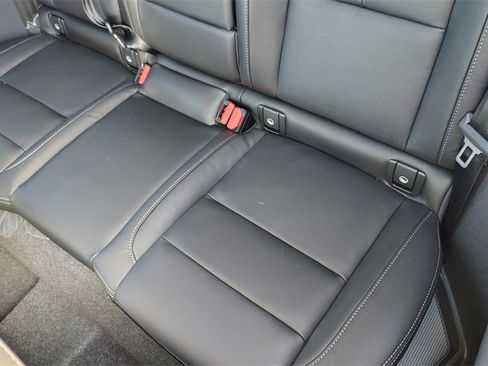 New 2026 Volvo XC40 B5 Core w/ Climate Package image 27