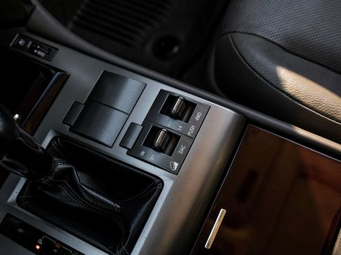 Used 2018 Lexus GX 460 Premium AWD/4WD image 25