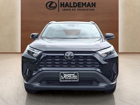 Used 2024 Toyota RAV4 XLE w/ Convenience Package FWD image 2